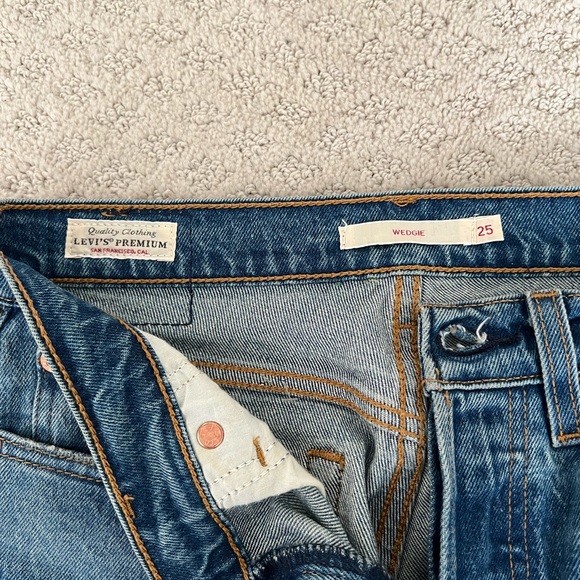 Levi Wedgie Fit Ankle Women’s Jeans Size 25 - Picture 5 of 6